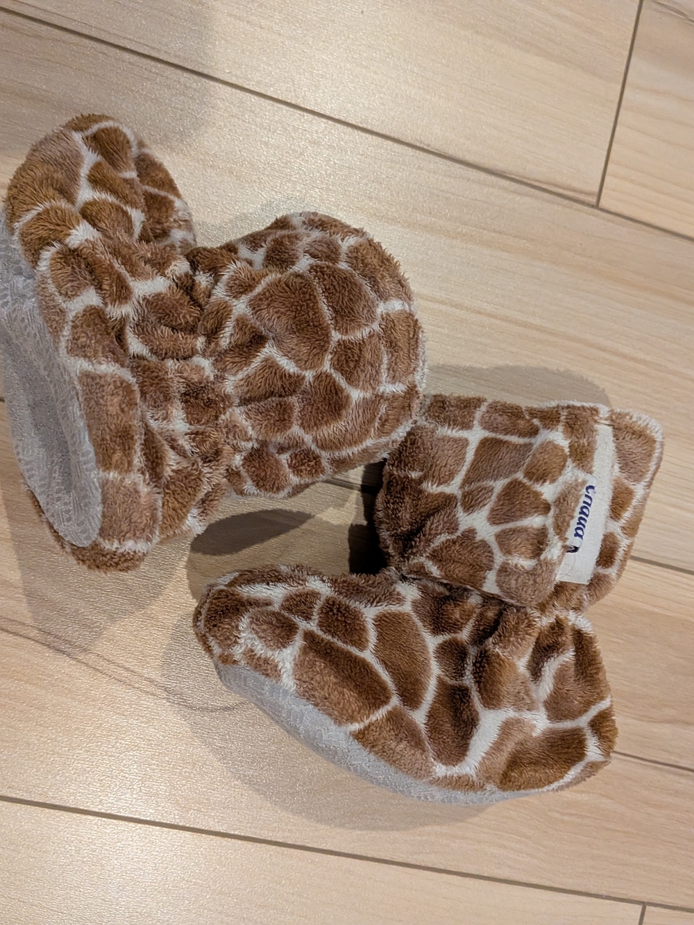 Bébé O Chaud - Giraffe Print Plush Baby Booties - Brown